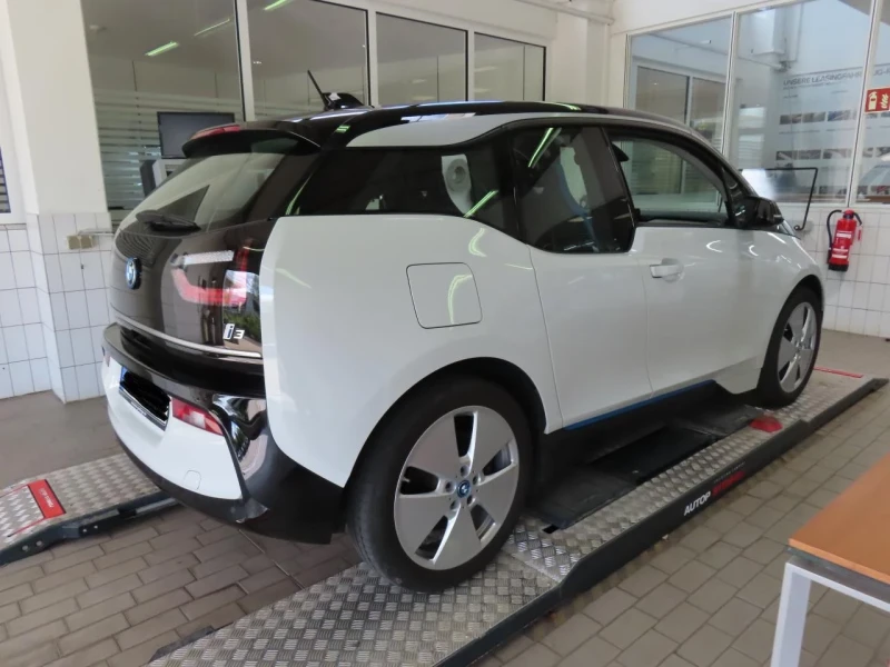 BMW i3 120ah в ГАРАНЦИЯ , снимка 2 - Автомобили и джипове - 47850852