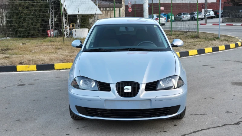 Seat Ibiza 1.2i/Много запазен!, снимка 3 - Автомобили и джипове - 48737184