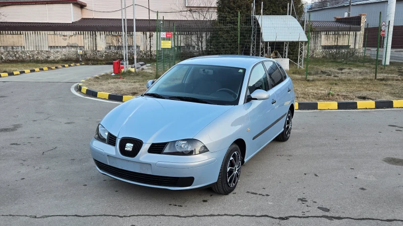 Seat Ibiza 1.2i/Много запазен!, снимка 4 - Автомобили и джипове - 48737184