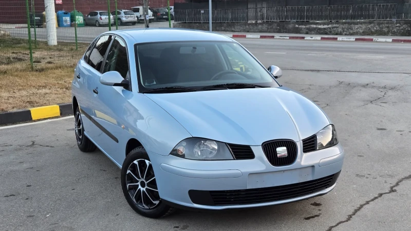 Seat Ibiza 1.2i/Много запазен!, снимка 2 - Автомобили и джипове - 48737184