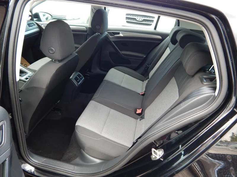 VW Golf 1.6TDI* КАТО НОВА* , снимка 16 - Автомобили и джипове - 51247092
