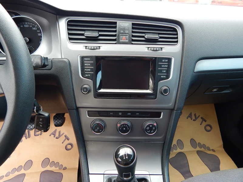 VW Golf 1.6TDI* КАТО НОВА* , снимка 15 - Автомобили и джипове - 51247092