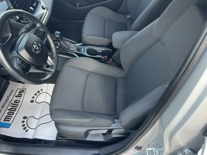 Toyota Corolla   1.8 Hybrid, снимка 8 - Автомобили и джипове - 51419155