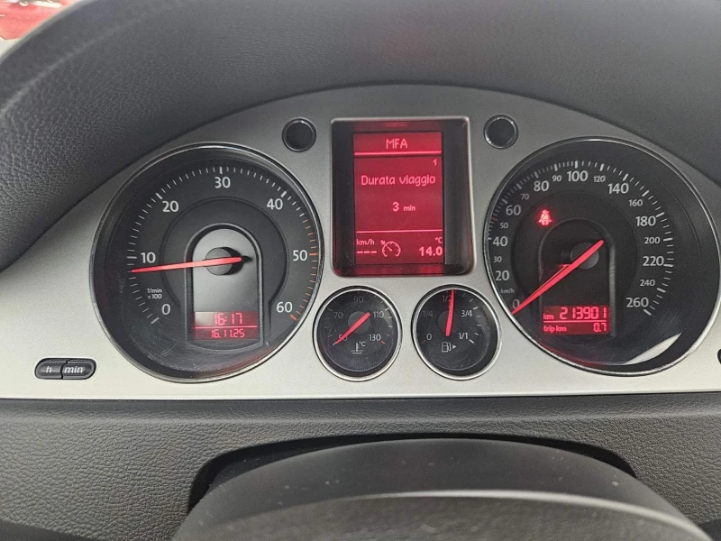 VW Passat 2.0tdi* klima* , снимка 12 - Автомобили и джипове - 52469918