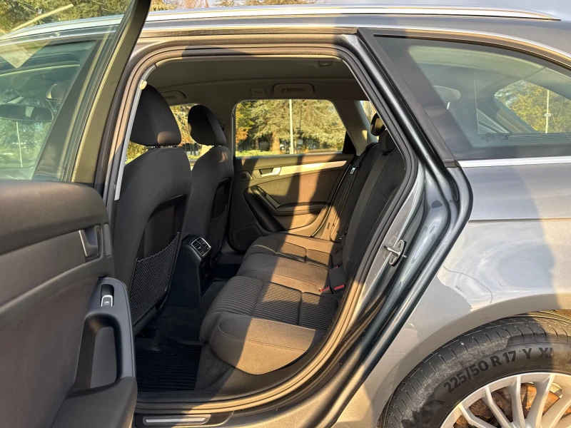 Audi A4 2.0///LED-Xenon///NAVI///Top///, снимка 12 - Автомобили и джипове - 52484447