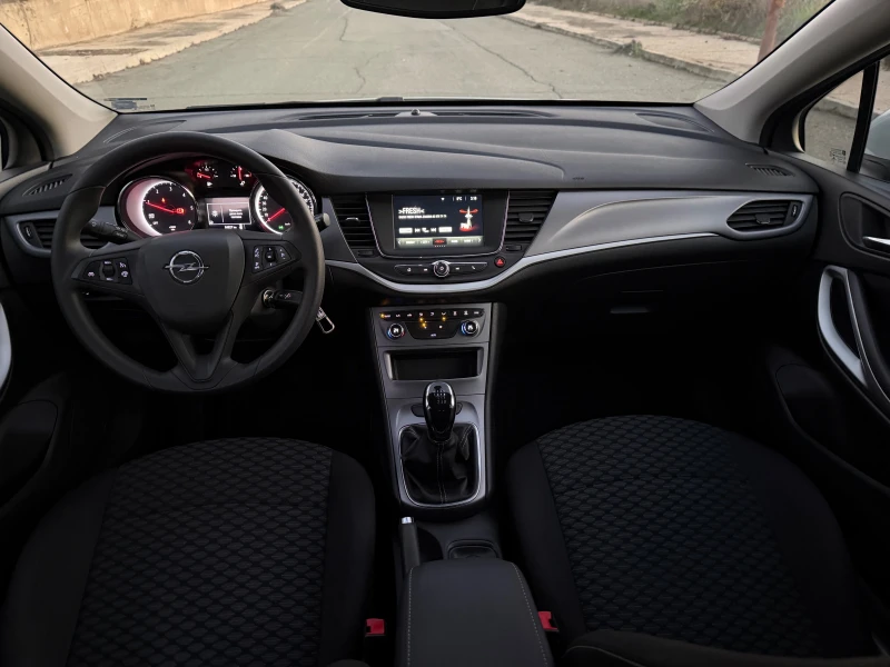 Opel Astra 84800км РЕАЛНИ, снимка 9 - Автомобили и джипове - 52841622