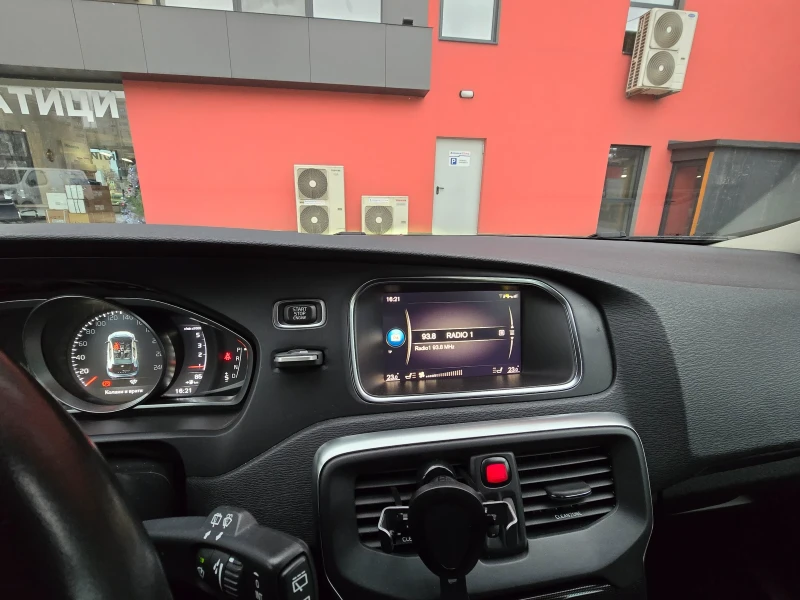 Volvo V40, снимка 11 - Автомобили и джипове - 52867255