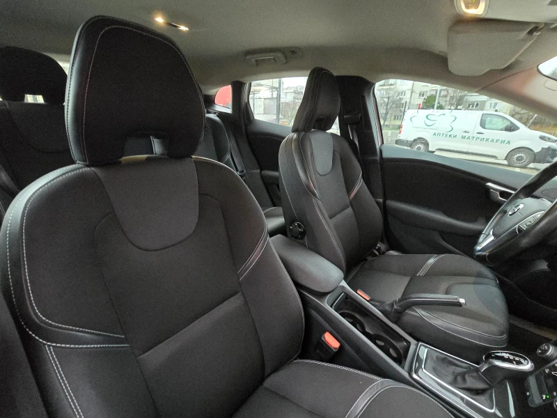 Volvo V40, снимка 14 - Автомобили и джипове - 52867255
