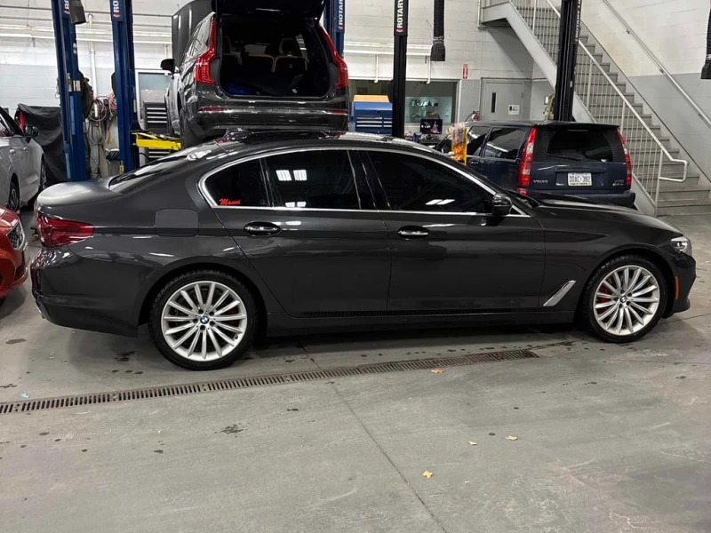 BMW 530 * 530i xDrive * CARFAX * ФИНАНСИРАНЕ, снимка 3 - Автомобили и джипове - 53030615