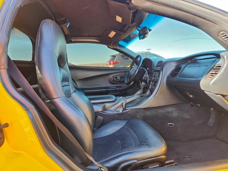 Chevrolet Corvette 5.7 V8 350кс, снимка 10 - Автомобили и джипове - 53116658