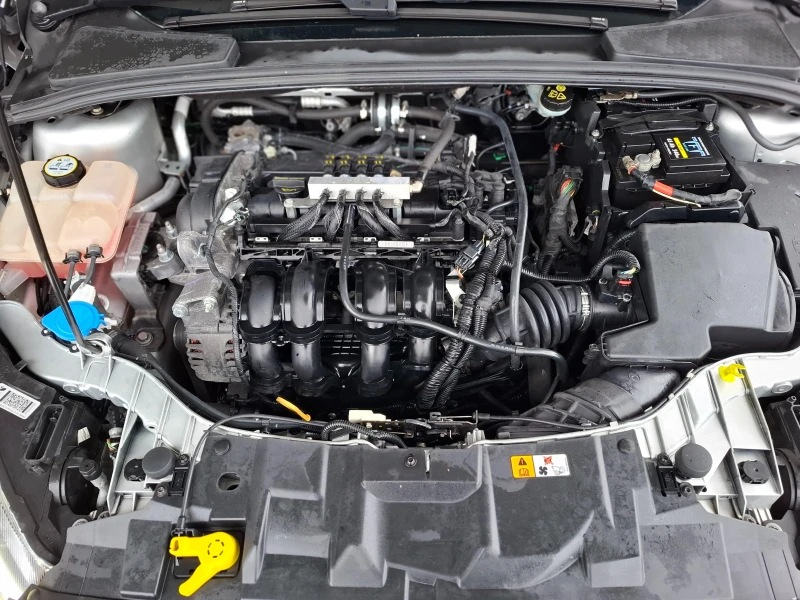 Ford Focus 1, 6i газ Италия, снимка 11 - Автомобили и джипове - 53124505