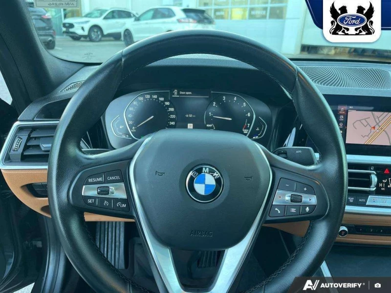 BMW 330 * xDrive * CARFAX * ЦЕНА ДО БГ, снимка 12 - Автомобили и джипове - 53246470