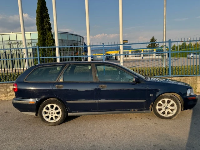 Volvo V40 1.9D, снимка 1 - Автомобили и джипове - 48450673