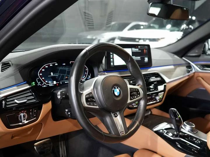 BMW 530 530i xDrive/M SPORT/HUD/HARMAN K/INTELIGENT SAFETY | Mobile.bg � ����������� 9