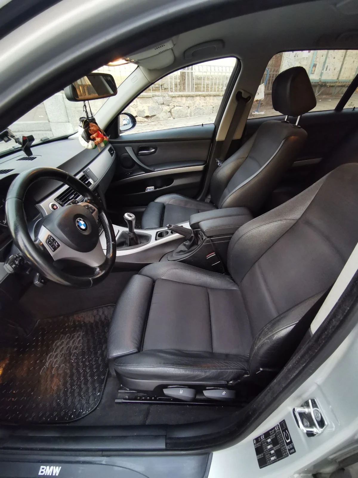 BMW 325 Xi ОБСЛУЖЕНА - изображение 6