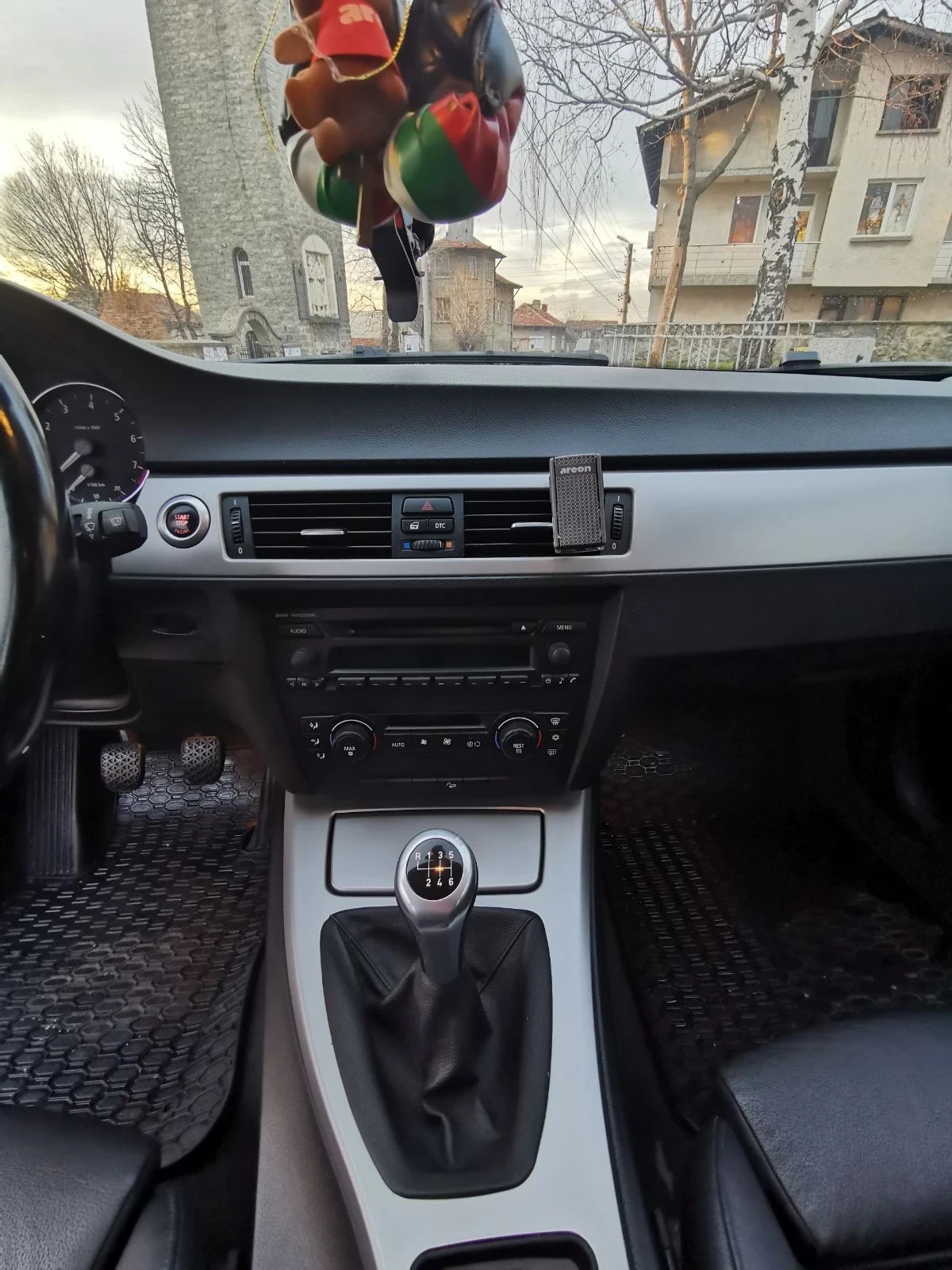 BMW 325 Xi ОБСЛУЖЕНА - изображение 9