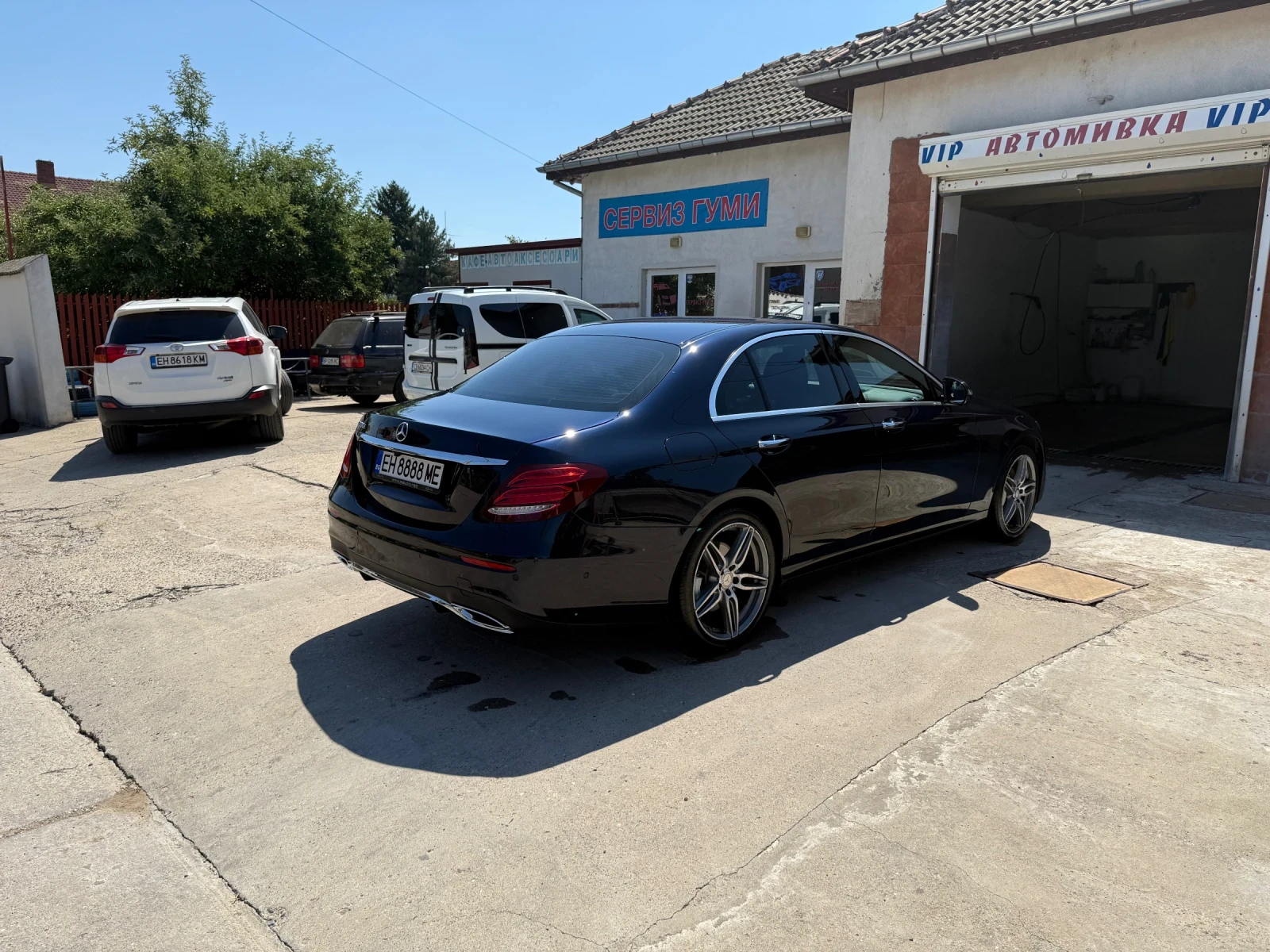 Mercedes-Benz E 350 AMG PREMIUM - изображение 3