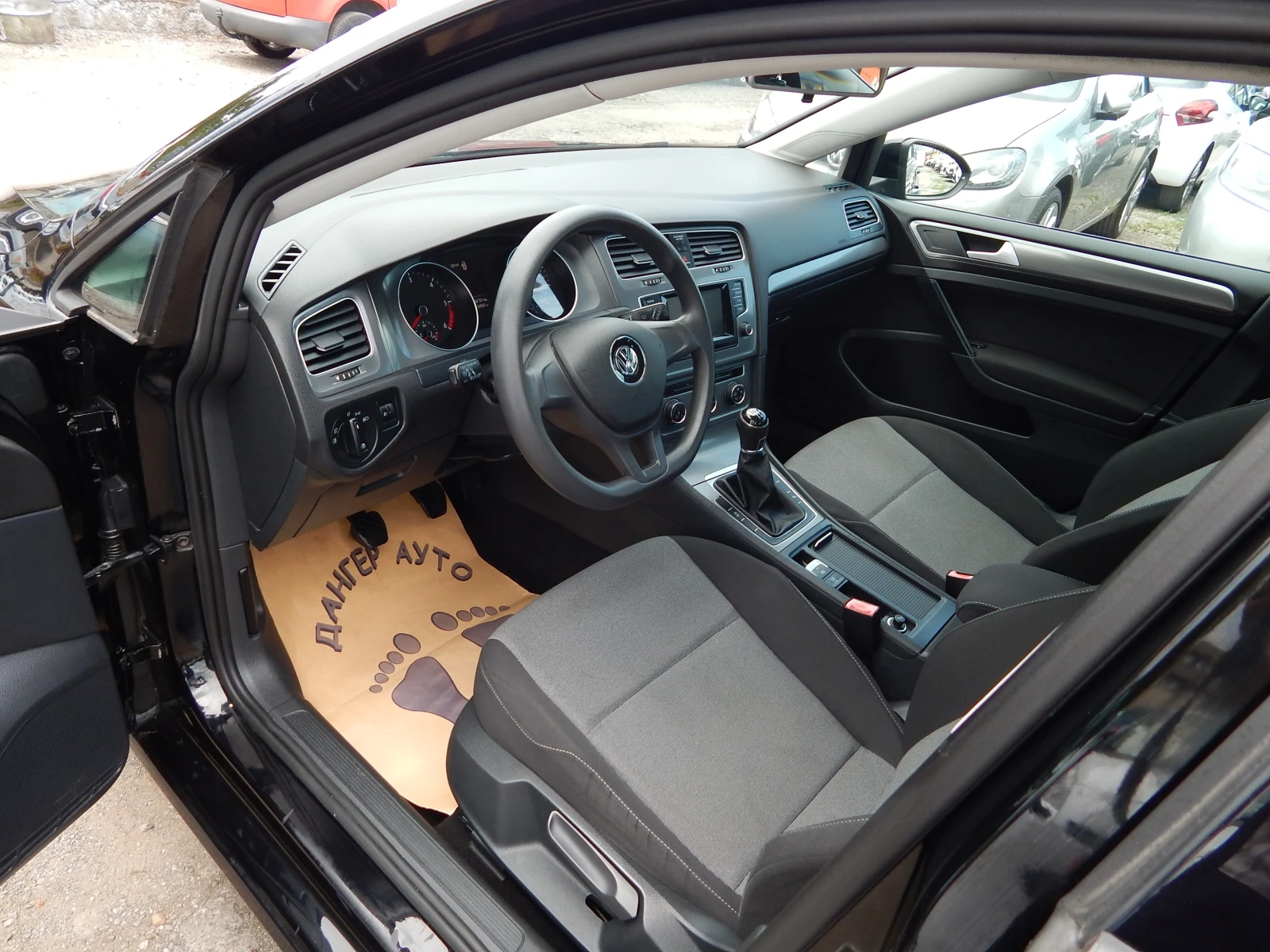 VW Golf 1.6TDI* КАТО НОВА*  - изображение 10
