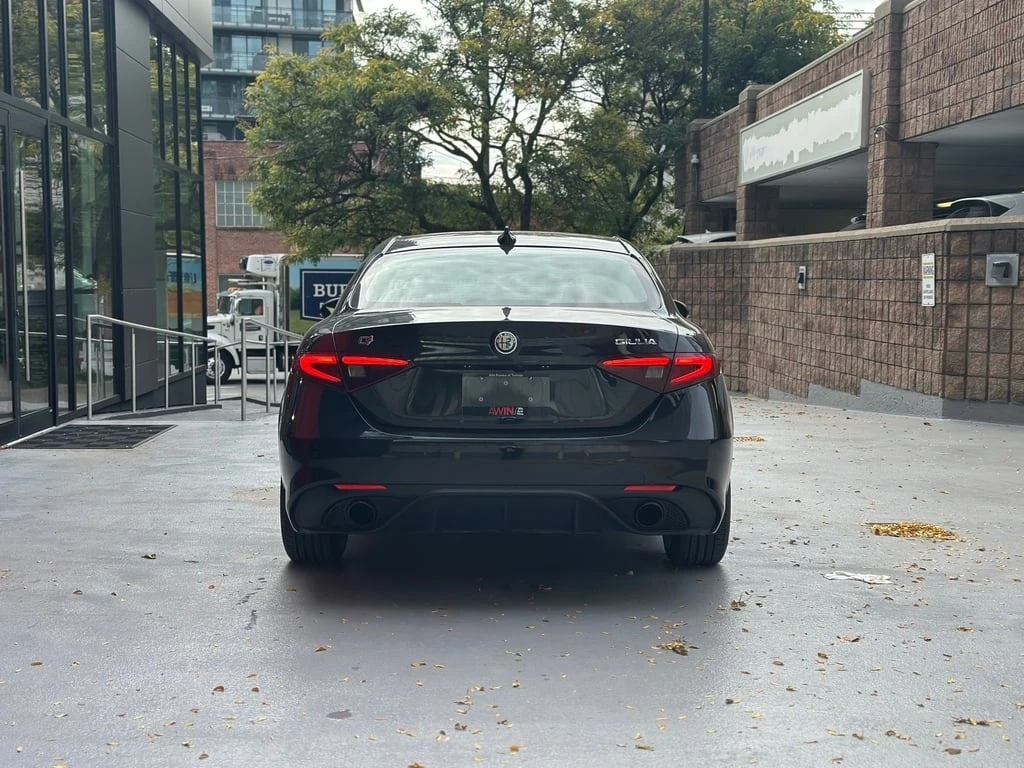 Alfa Romeo Giulia * TI VELOCE* CARFAX * ЦЕНА ДО БЪЛГАРИЯ - изображение 8