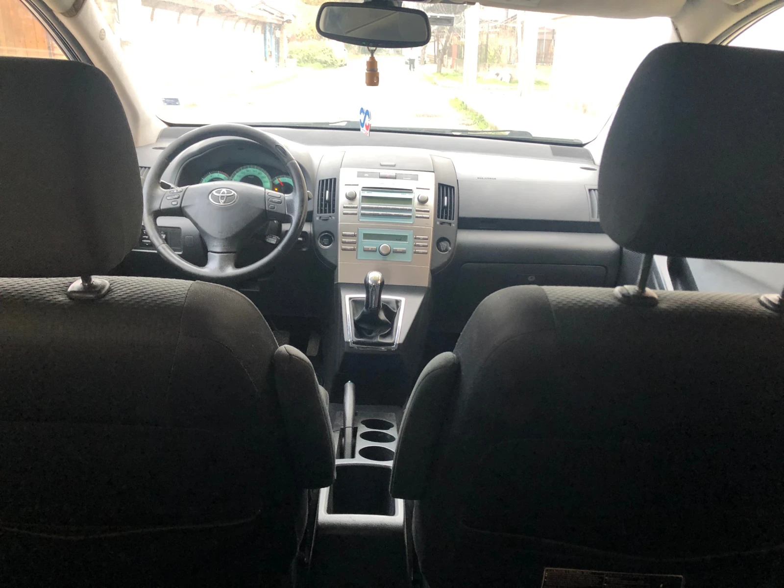 Toyota Corolla verso 2.0 diezel  - изображение 5