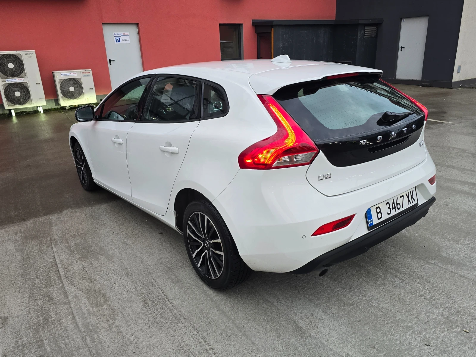 Volvo V40  - изображение 6