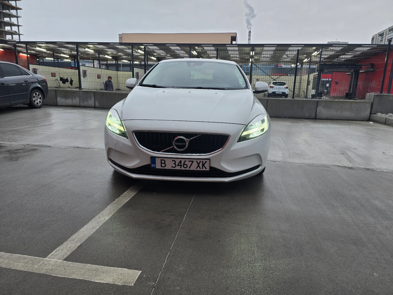 Volvo V40  - изображение 2