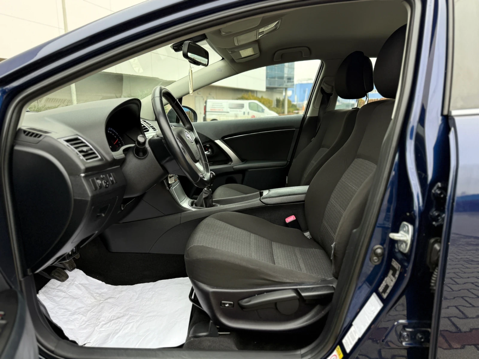 Toyota Avensis 1.8i-147К.С ФЕЙСЛИФТ НАВИ КАМЕРА ОТЛИЧНО СЪСТОЯНИЕ - изображение 7