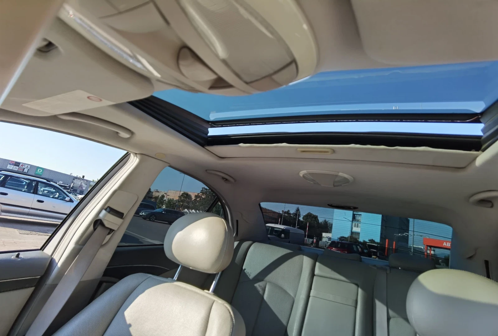 Mercedes-Benz E 320, снимка 10 - Автомобили и джипове - 54140731