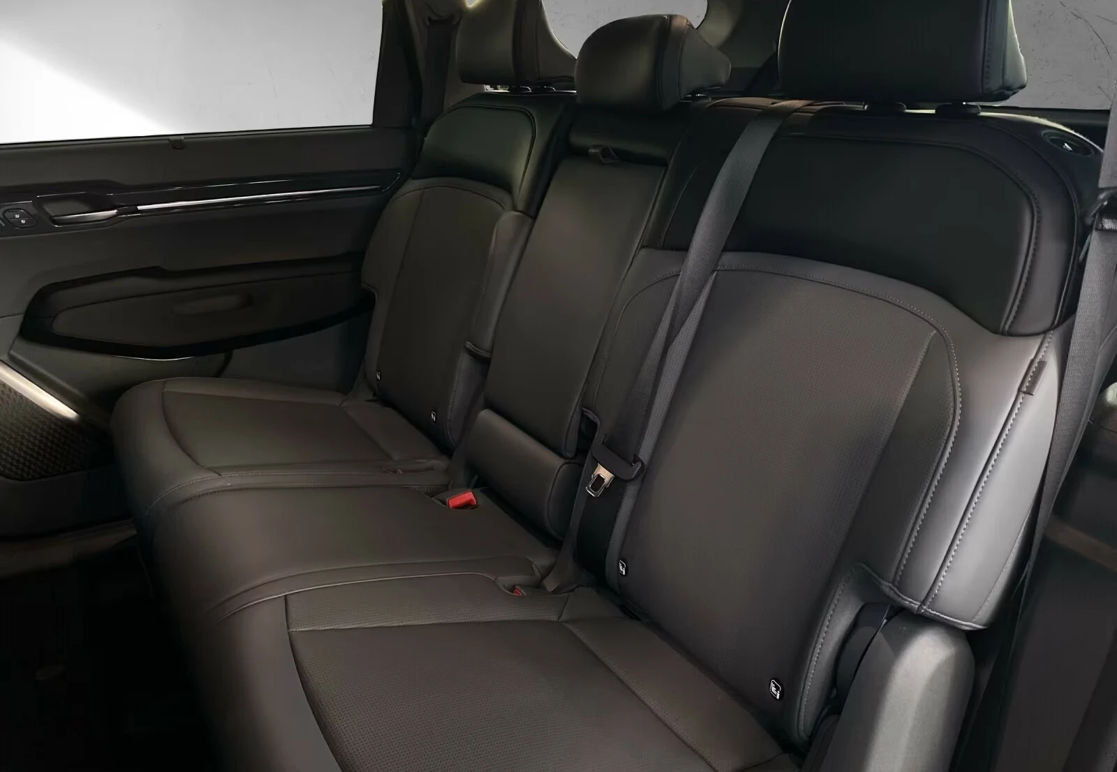 Kia EV9 COMFORT/385HP/7S/MASSAGE/360/MEMO/H.PUMP/HUD/182q | Mobile.bg � ����������� 12