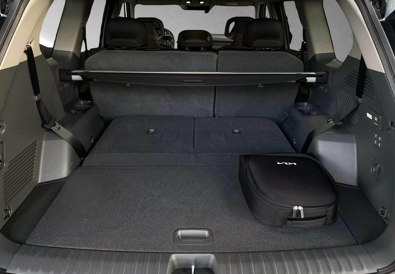 Kia EV9 COMFORT/385HP/7S/MASSAGE/360/MEMO/H.PUMP/HUD/182q | Mobile.bg � ����������� 13