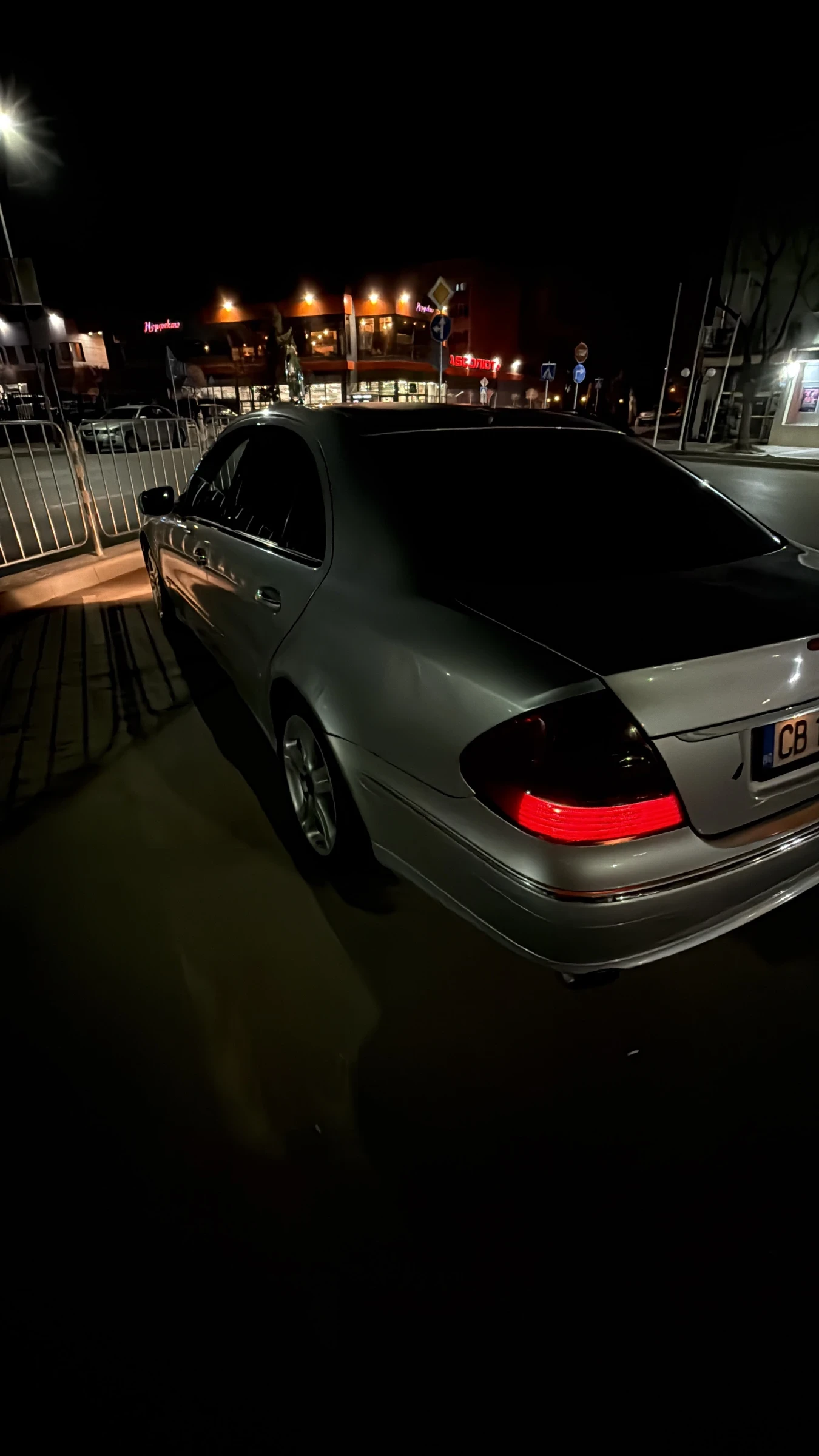 Mercedes-Benz E 280, снимка 2 - Автомобили и джипове - 54478653