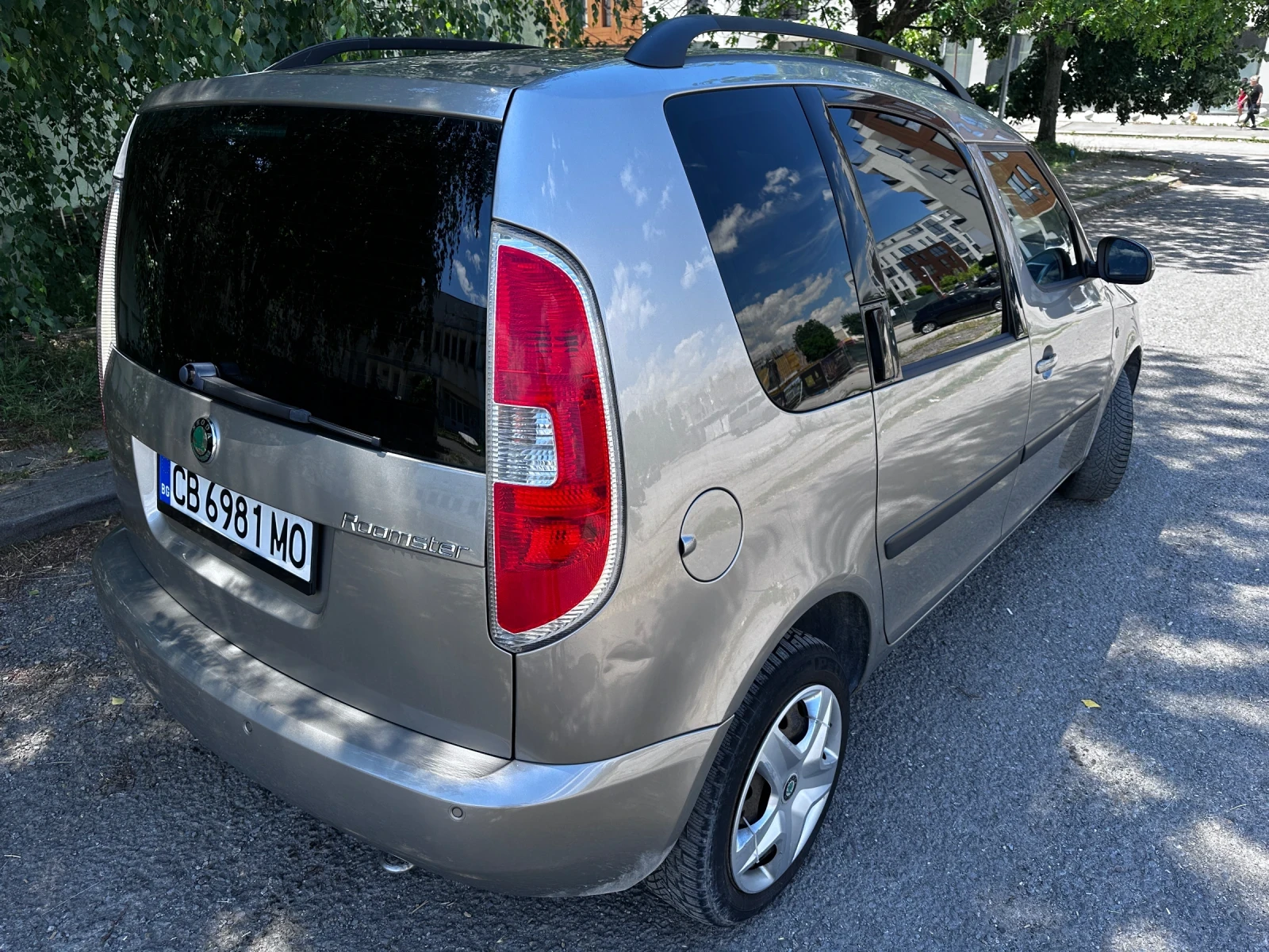 Skoda Roomster 1.4 Дизел 2009г Бартер, снимка 8 - Автомобили и джипове - 54978682