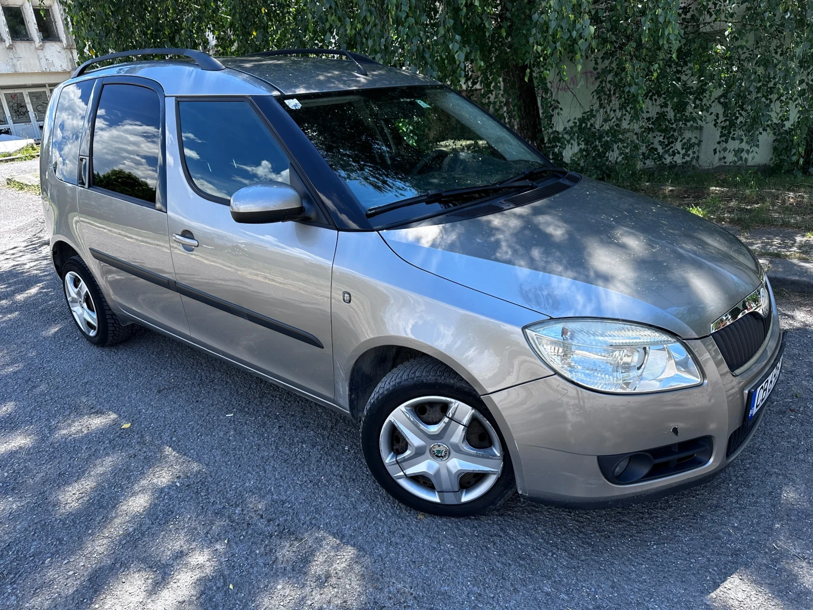 Skoda Roomster 1.4 Дизел 2009г Бартер, снимка 3 - Автомобили и джипове - 54978682