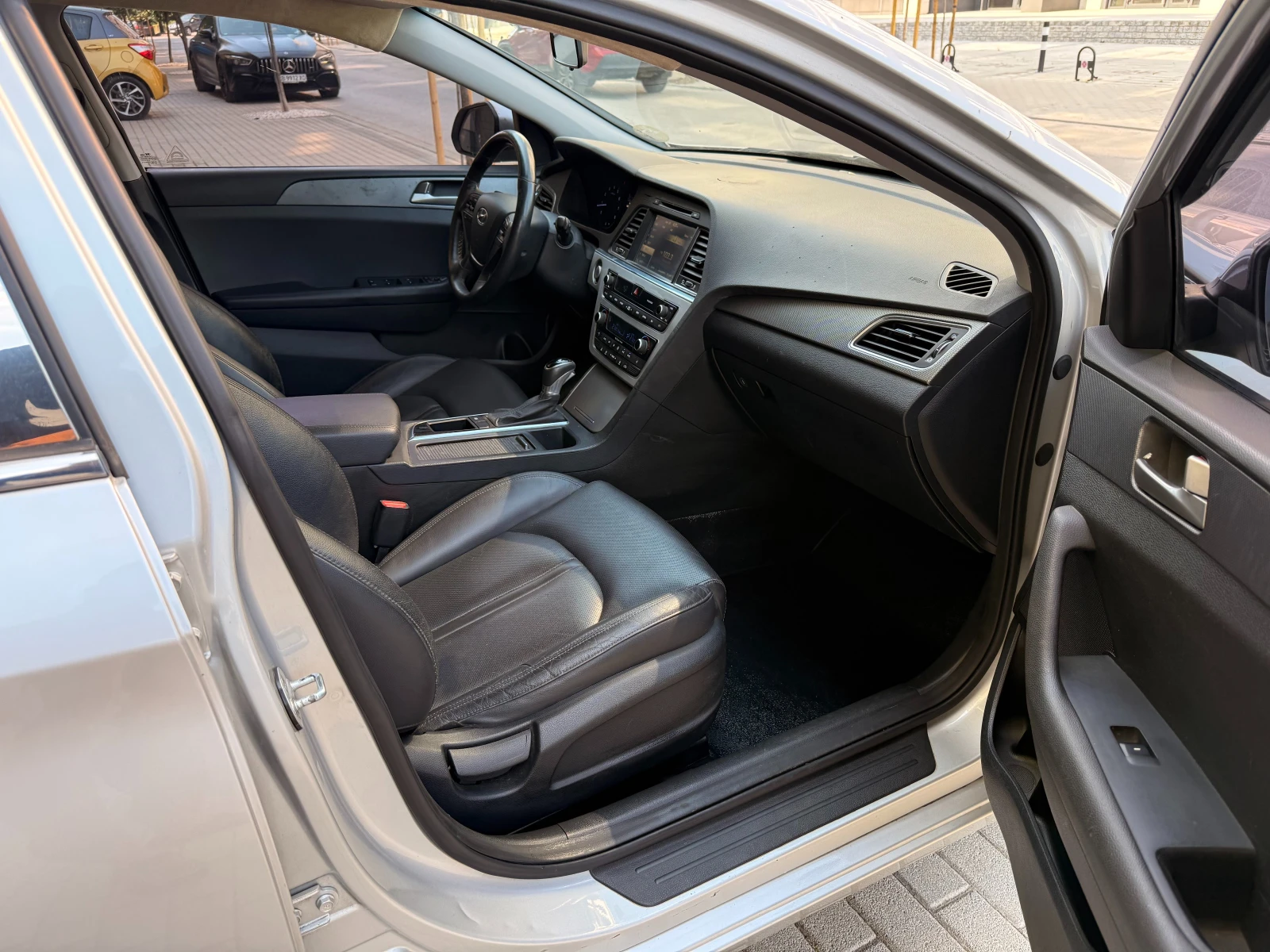 Hyundai Sonata LF 2.0 LPI, снимка 11 - Автомобили и джипове - 55089802