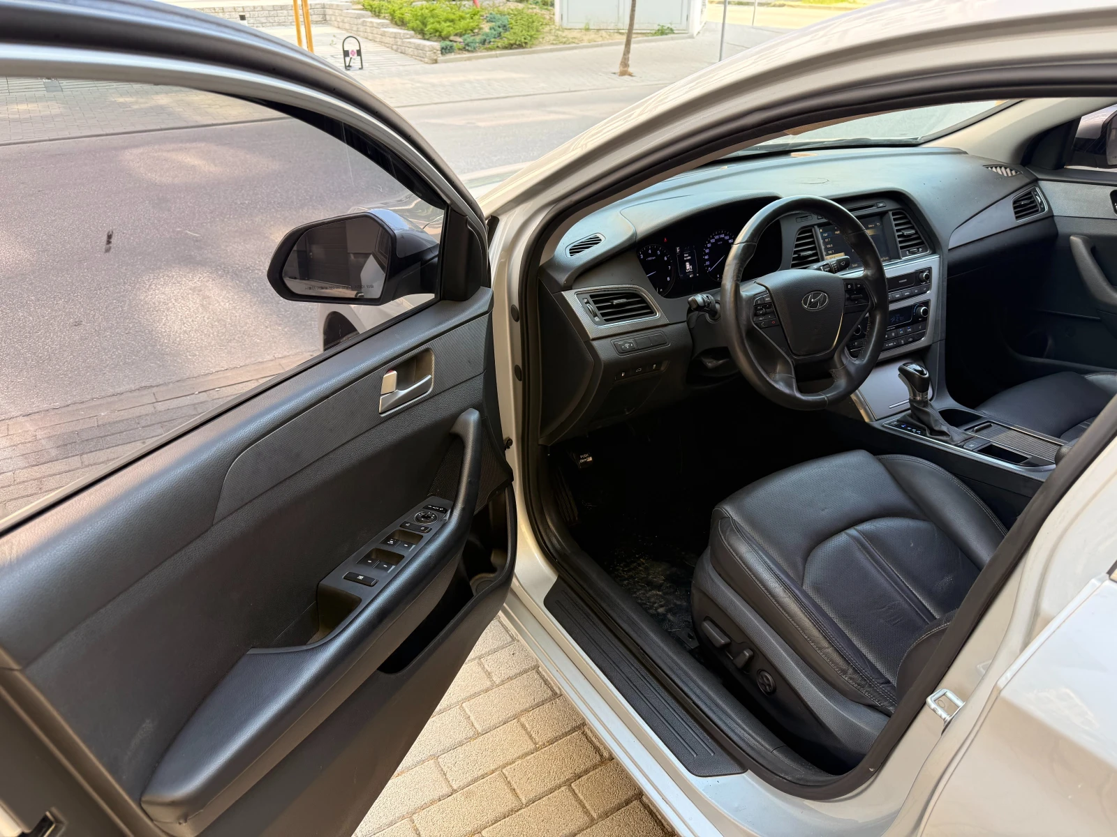 Hyundai Sonata LF 2.0 LPI, снимка 10 - Автомобили и джипове - 55089802
