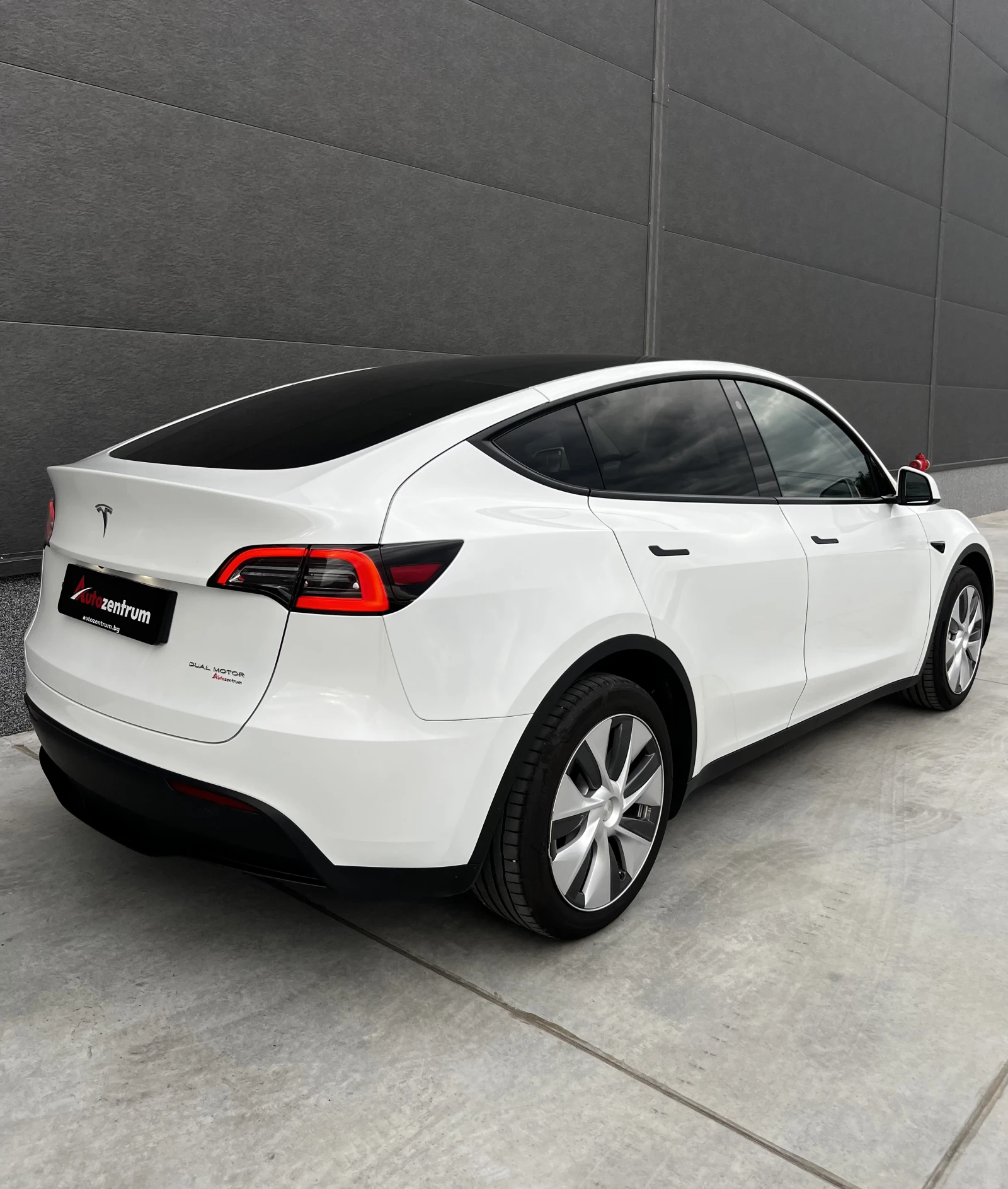 Tesla Model Y Long Range Dual AWD, снимка 3 - Автомобили и джипове - 55397244