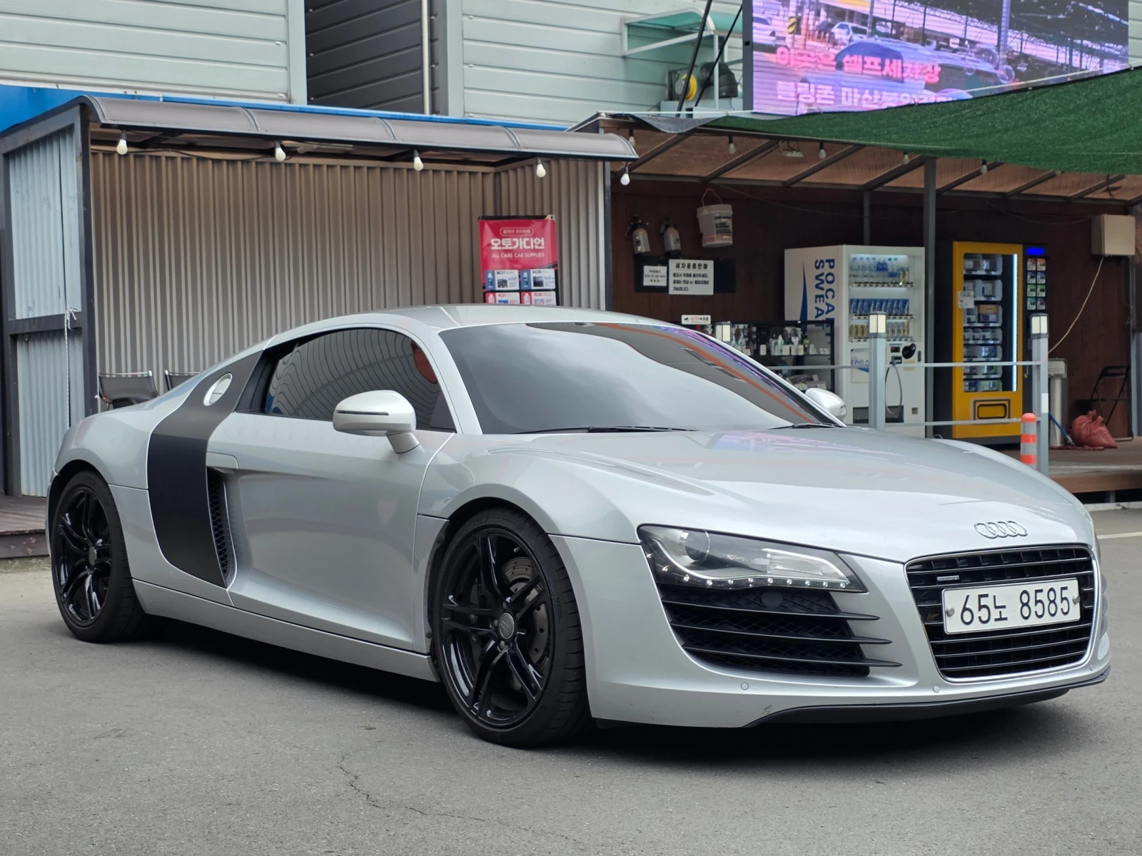 Audi R8 V8* BLIND SPOT* КРАЙНА ЦЕНА, снимка 4 - Автомобили и джипове - 55496039