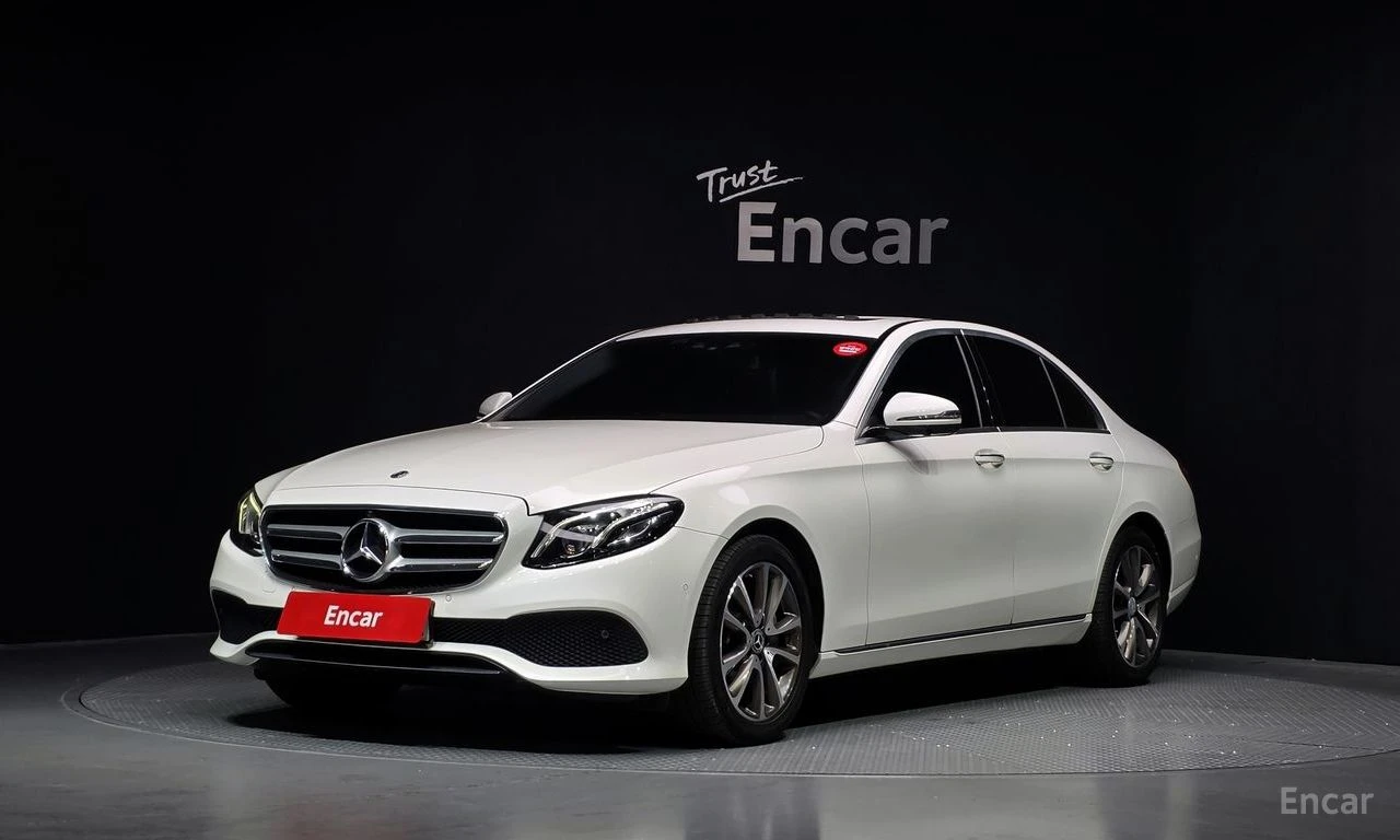 Mercedes-Benz E 300 * КРАЙНА ЦЕНА ДО БЪЛГАРИЯ * АВТОКРЕДИТ, снимка 2 - Автомобили и джипове - 55540718