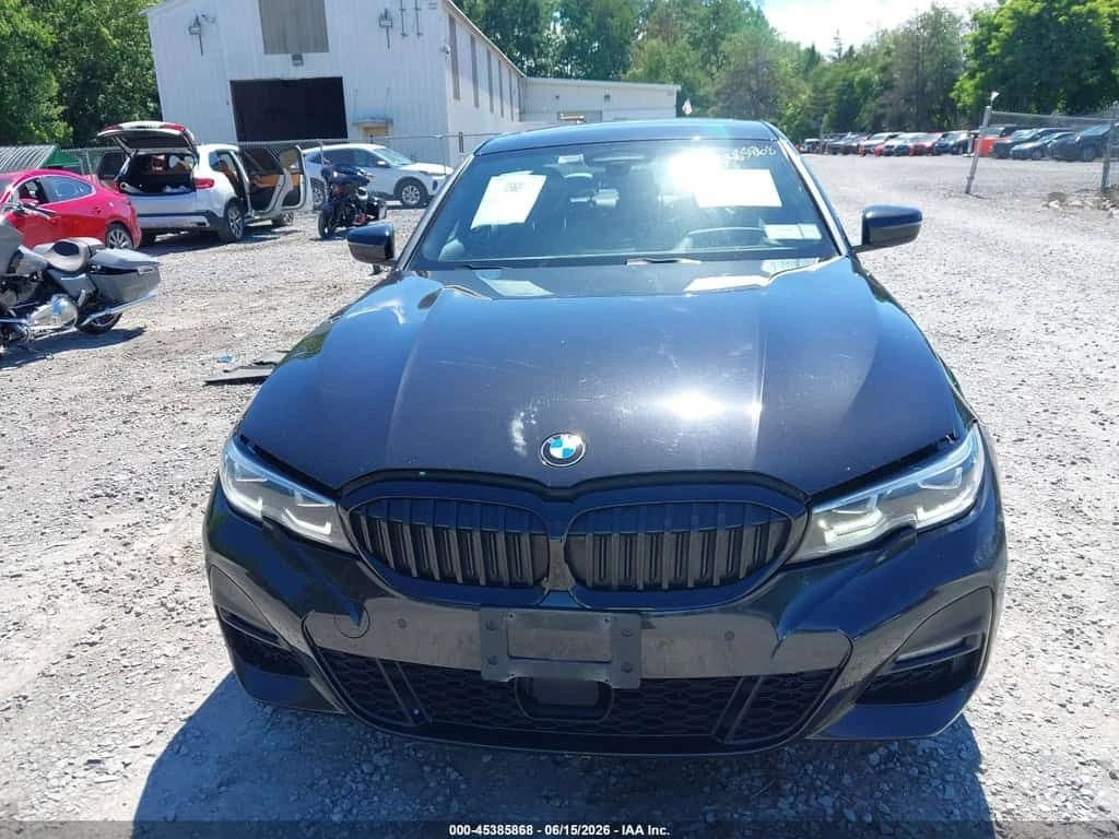 BMW 330 xDrive M SPORT | CARFAX | АВТОКРЕДИТ, снимка 3 - Автомобили и джипове - 55544190