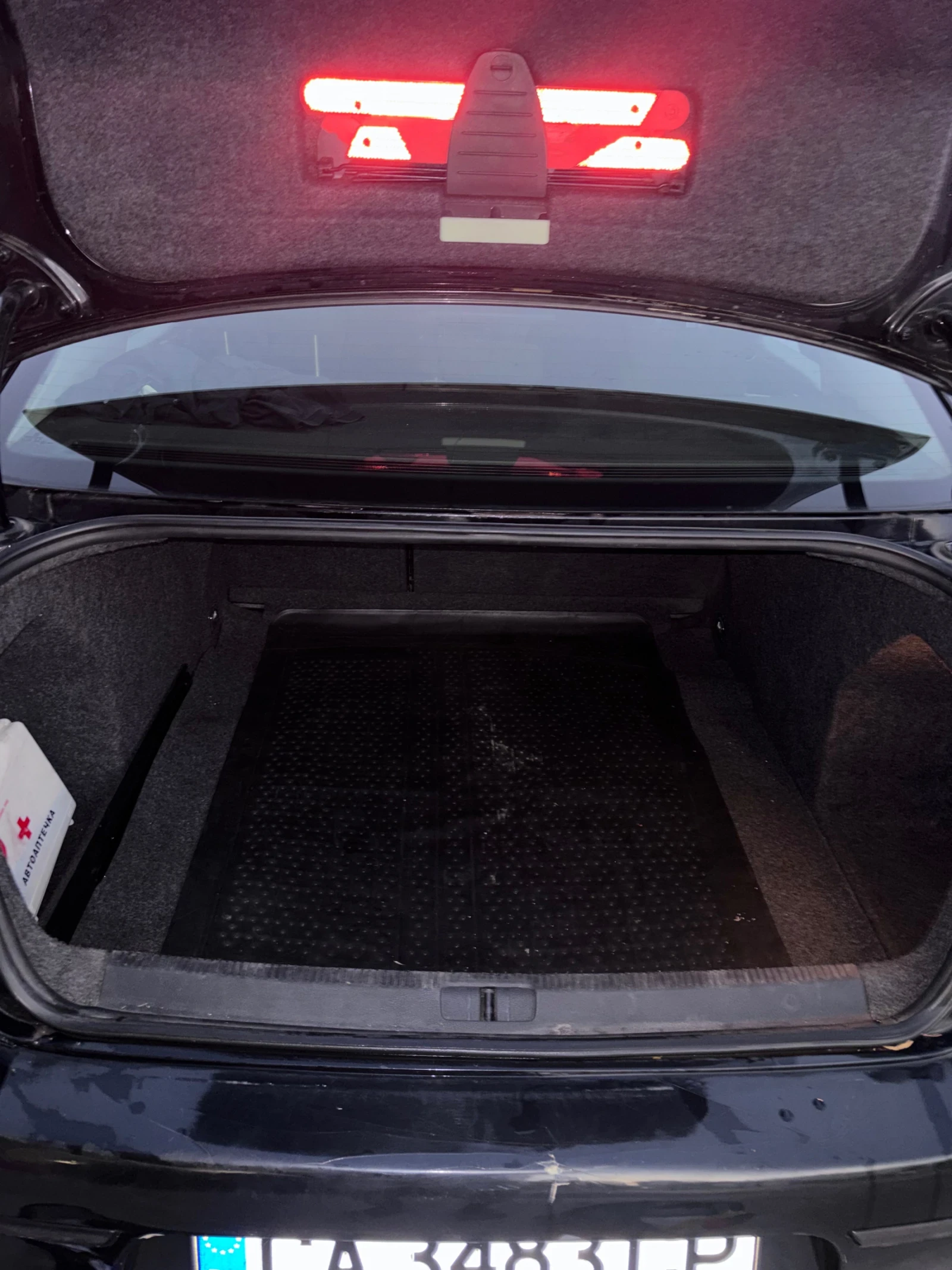 VW Passat 1.9 Tdi, снимка 10 - Автомобили и джипове - 55767125