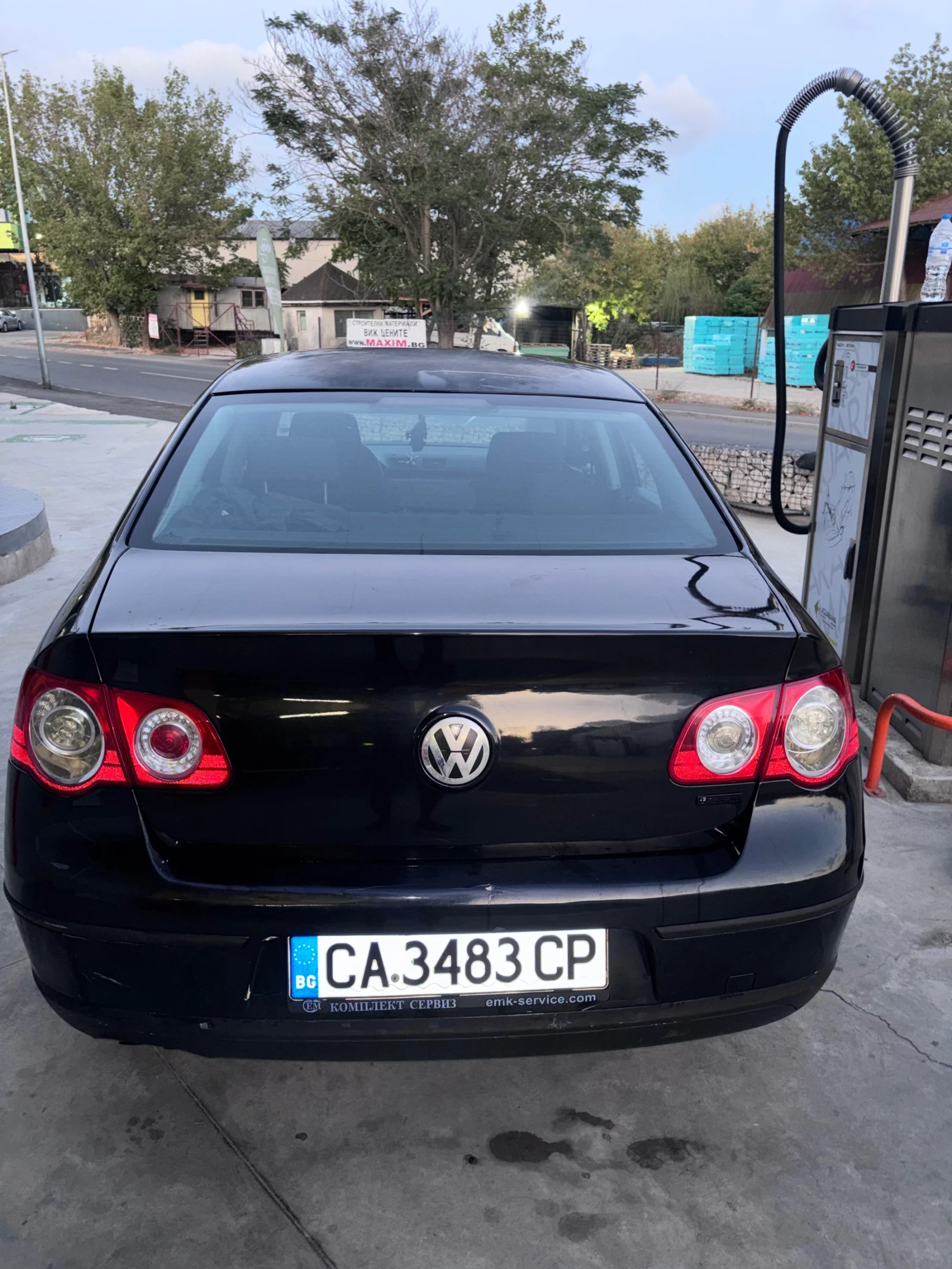 VW Passat 1.9 Tdi, снимка 12 - Автомобили и джипове - 55767125