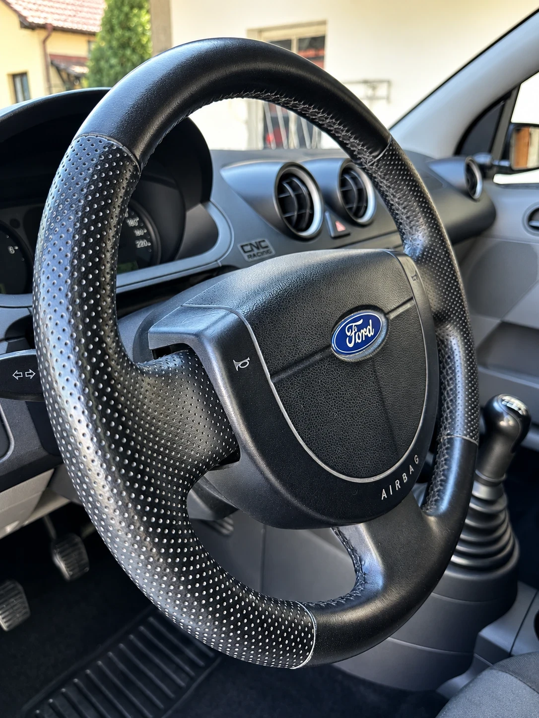 Ford Fiesta 1.4TDCI, снимка 9 - Автомобили и джипове - 55991486