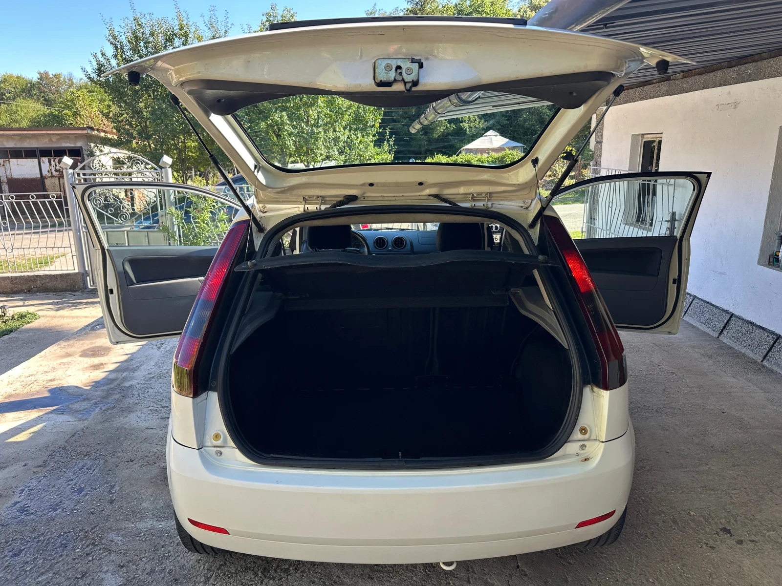 Ford Fiesta 1.4TDCI, снимка 14 - Автомобили и джипове - 55991486