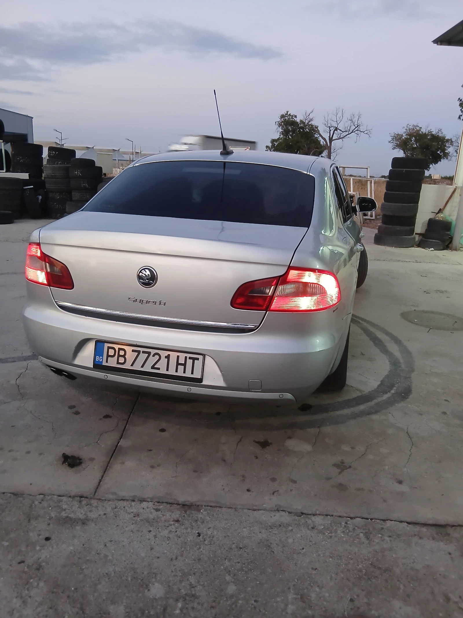 Skoda Superb 2.0TDI, снимка 3 - Автомобили и джипове - 56303614