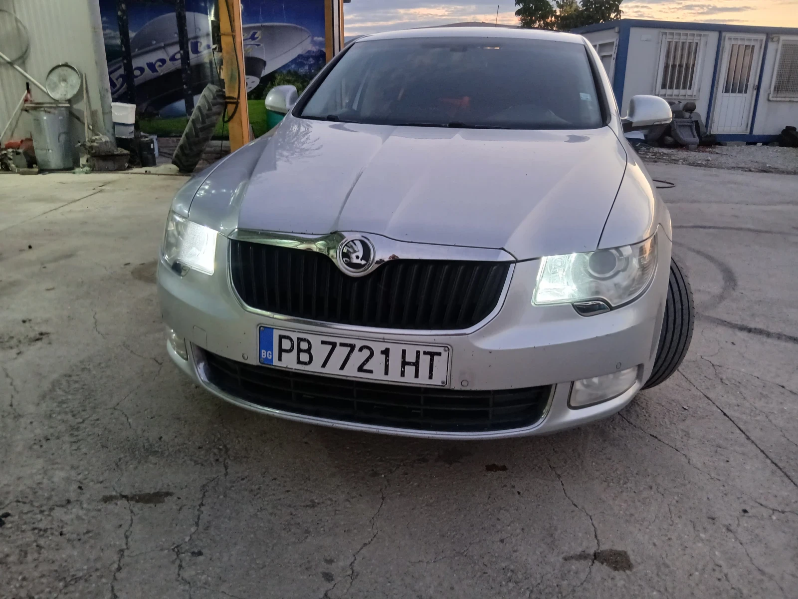 Skoda Superb 2.0TDI, снимка 8 - Автомобили и джипове - 56303614