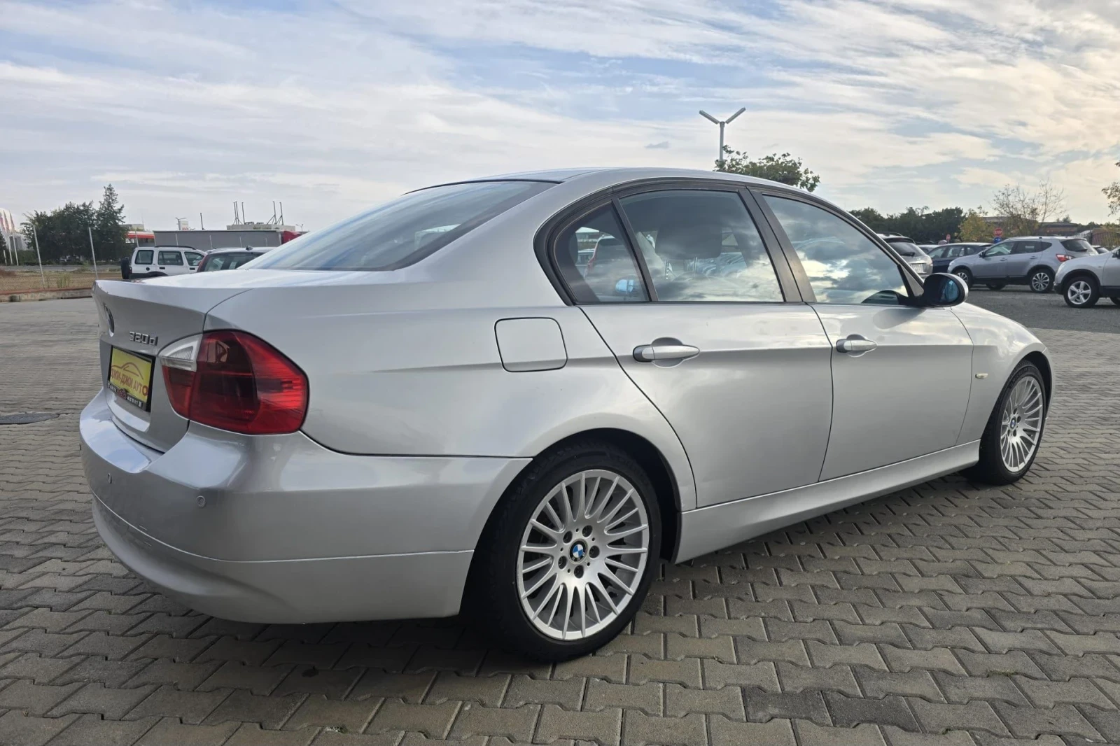 BMW 320 2.0D , снимка 4 - Автомобили и джипове - 56658495