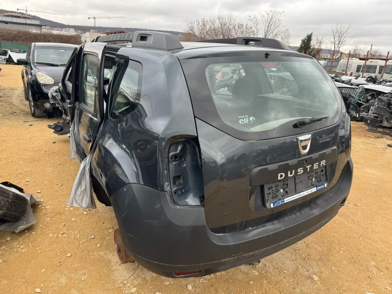 Dacia Duster 1.5dci, снимка 3 - Автомобили и джипове - 44306193