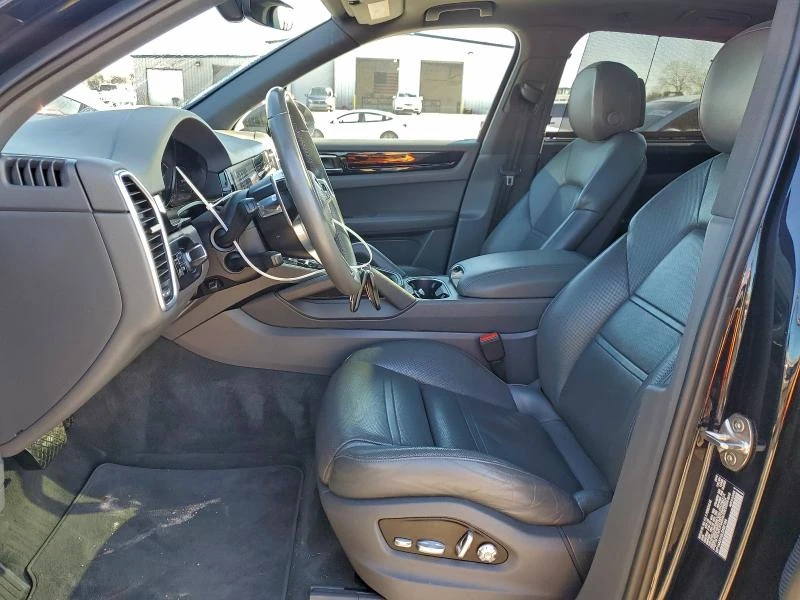 Porsche Cayenne Кожа* Подгрев* Обдухване* Кейлес* Blind Spot*  - изображение 7