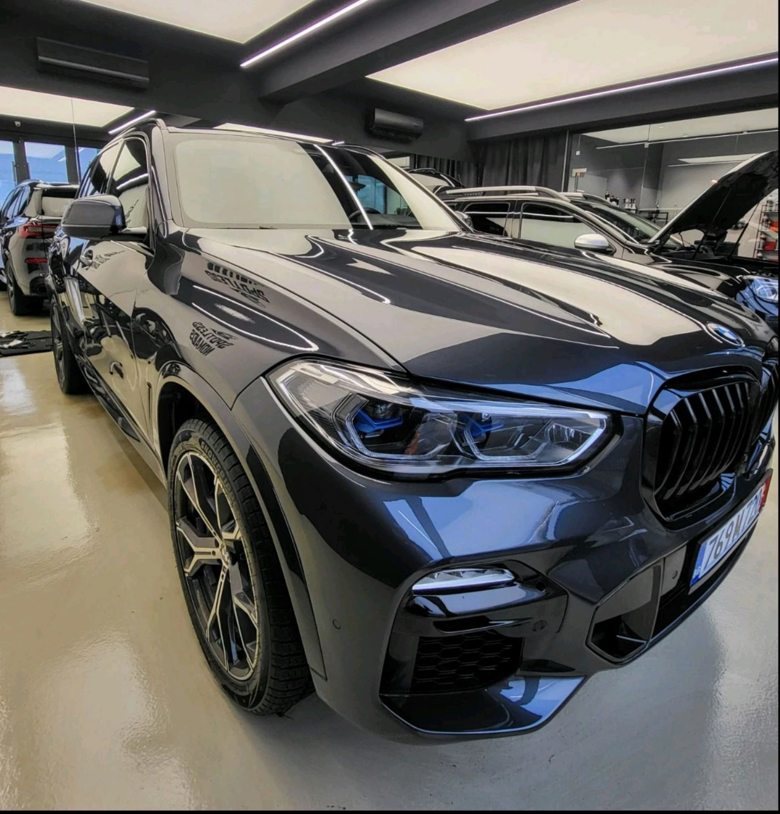 BMW X5 M50i - Performance- INDIVIDUAL- CAM360- B&W- , снимка 2 - Автомобили и джипове - 53666265
