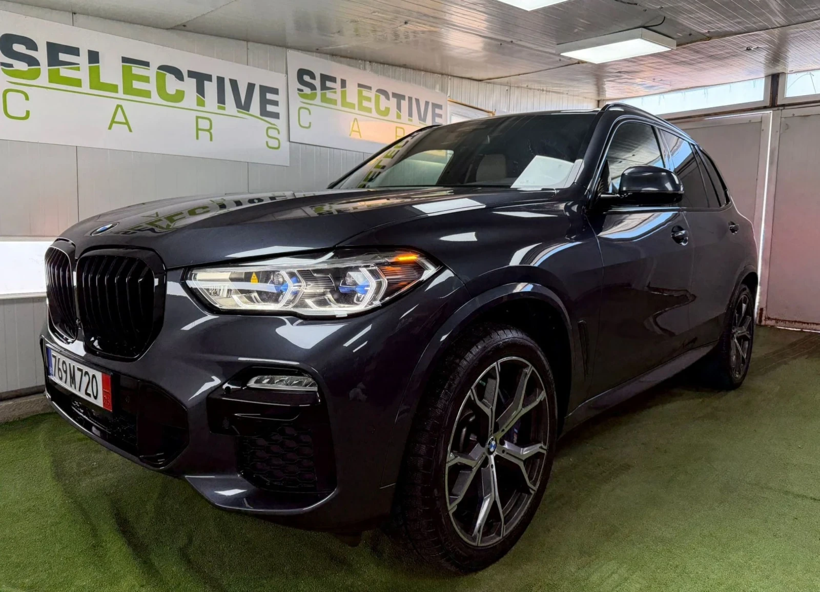 BMW X5 M50i - Performance- INDIVIDUAL- CAM360- B&W- 